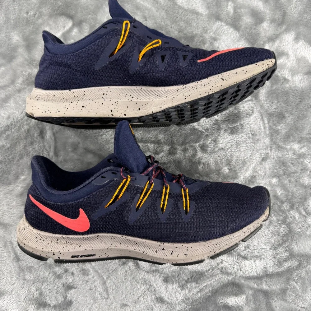Nike Quest Navy Blue Crimson‎ Running Shoes AV8170-400 Womens Size 9